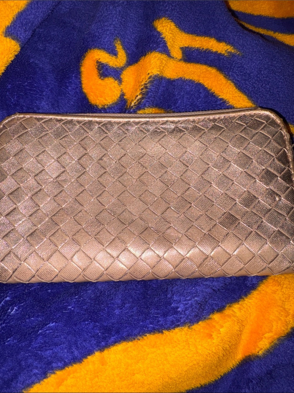 Euc Bottega Veneta Metallic Beige Woven Zip Clutch